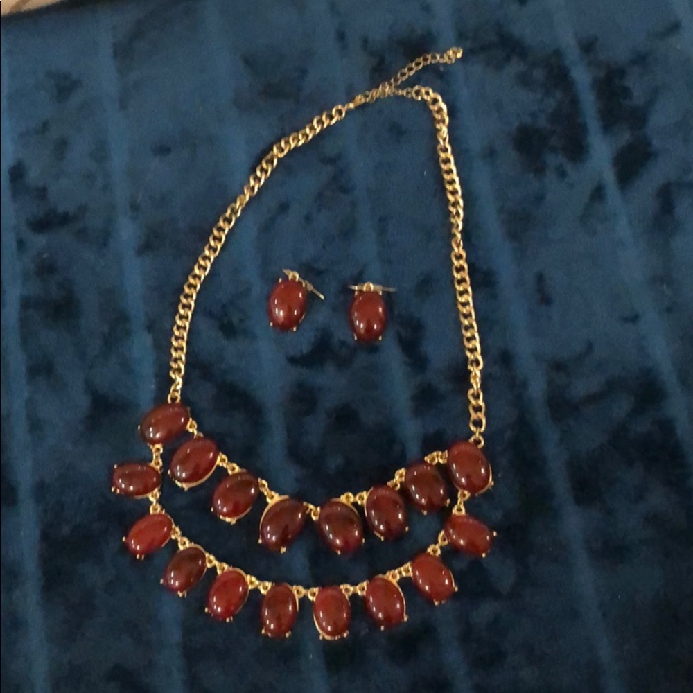 NWOT Chico’s maroon and gold necklace/earring set